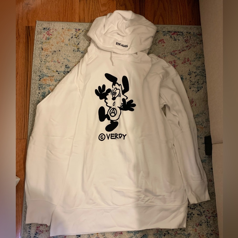 UNIQLO White Verdy Hoodie (small)